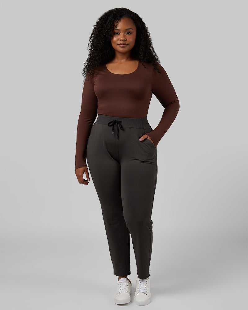 32 Degrees Cocoa _ Women's Lightweight Baselayer scoop Top {model: Audrey is 5'8"and size 14 wearing size L}{bottom}{right} {bottom}{right}