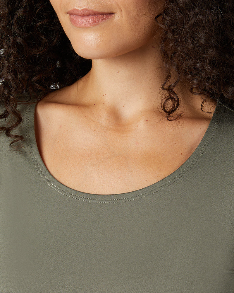 32 Degrees Mulled Basil _ Women's Lightweight Baselayer scoop Top {model: Gabrielle is 5'8"and size 4 wearing size S}{bottom}{right} {bottom}{right}