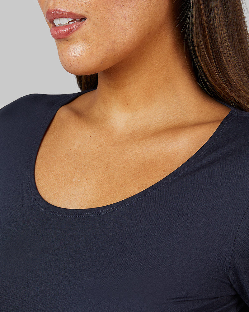 32 Degrees Stormy Night _ Women's Lightweight Baselayer scoop Top {model: Shelby is 5'9"and size 4 wearing size S}{bottom}{right} {bottom}{right}