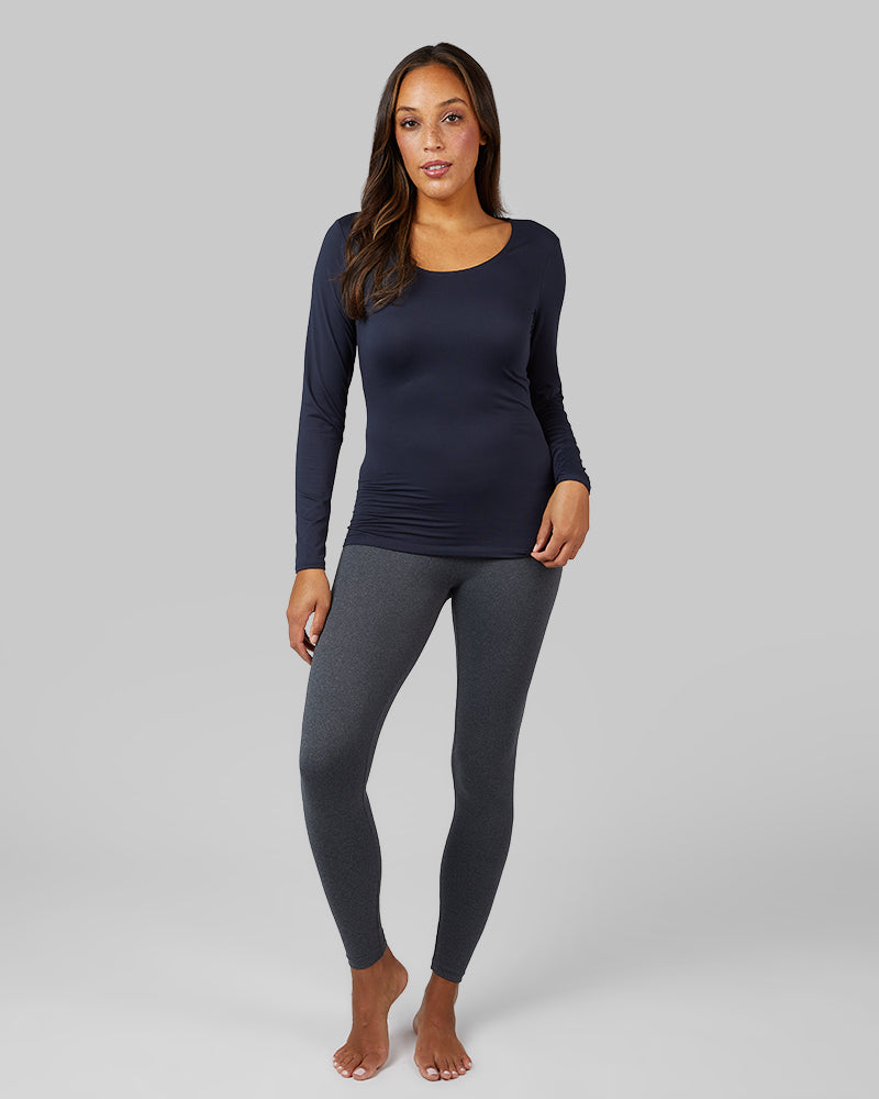 32 Degrees Stormy Night _ Women's Lightweight Baselayer scoop Top {model: Shelby is 5'9"and size 4 wearing size S}{bottom}{right} {bottom}{right}