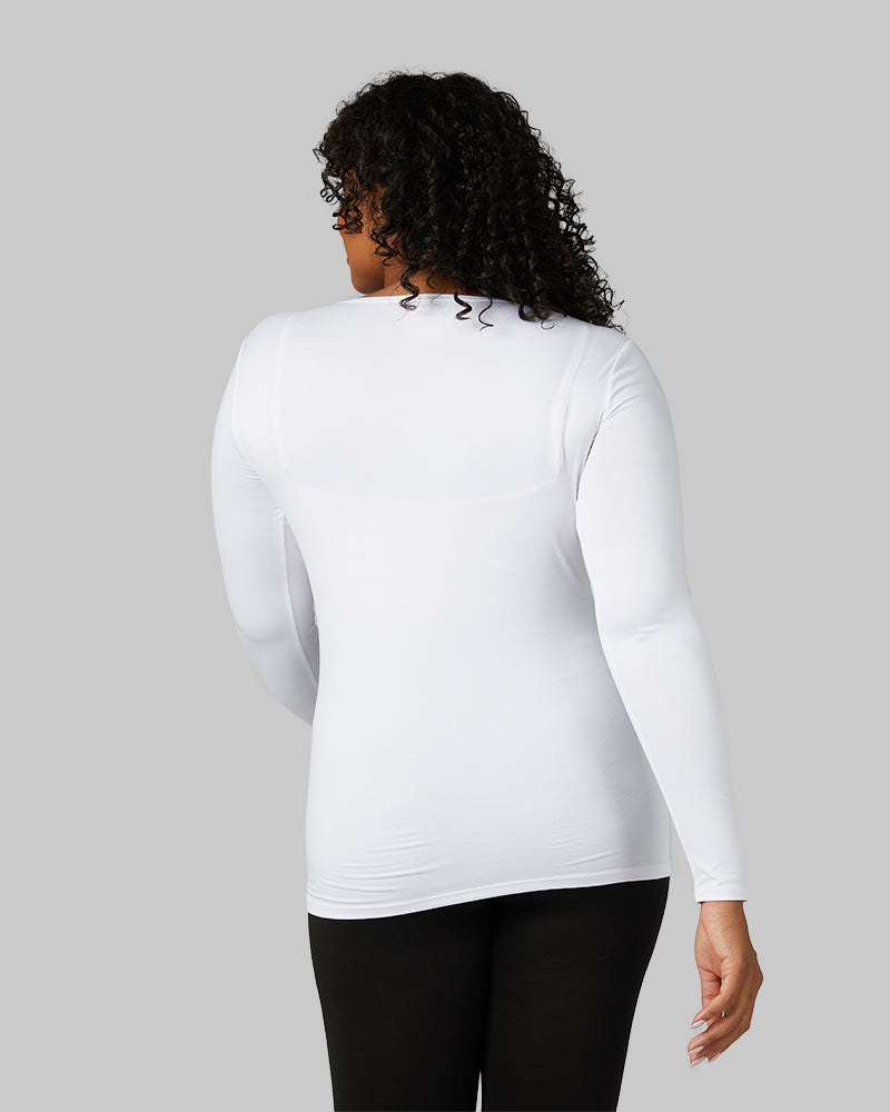32 Degrees White _ Women's Lightweight Baselayer scoop Top {model: Brianna is 5'10"and size 12 wearing size L}{bottom}{right} {bottom}{right}
