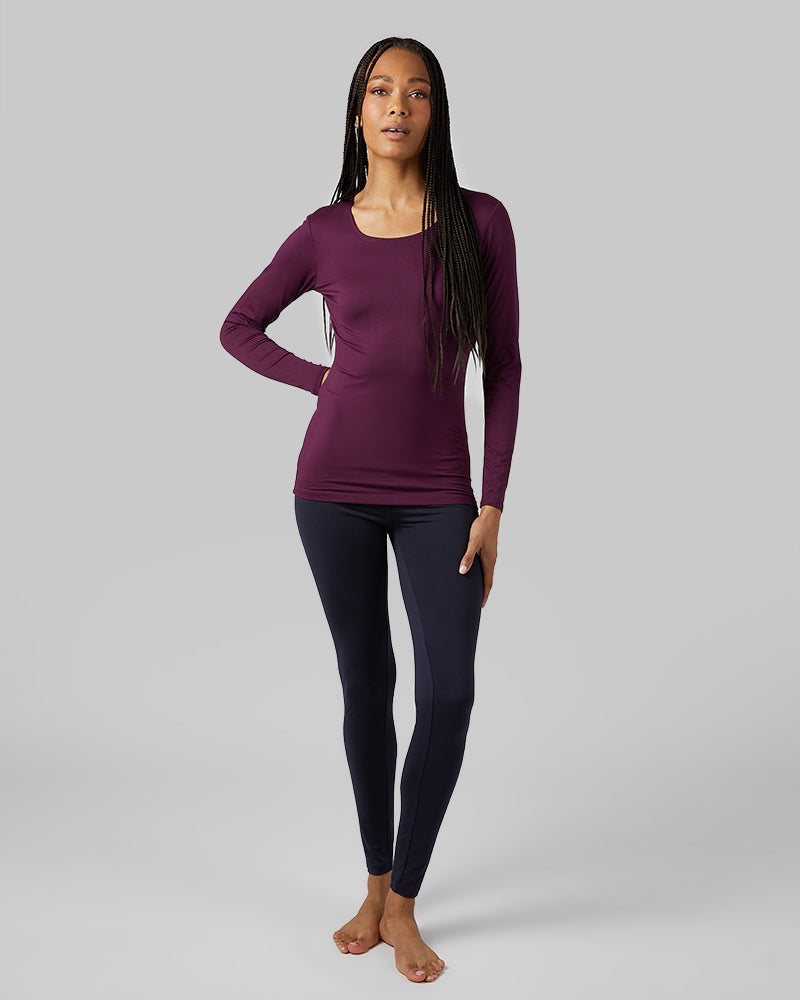 32 Degrees Winter Bloom _ Women's Lightweight Baselayer scoop Top {model: Dido is 5'9"and size 4 wearing size S}{bottom}{right} {bottom}{right}