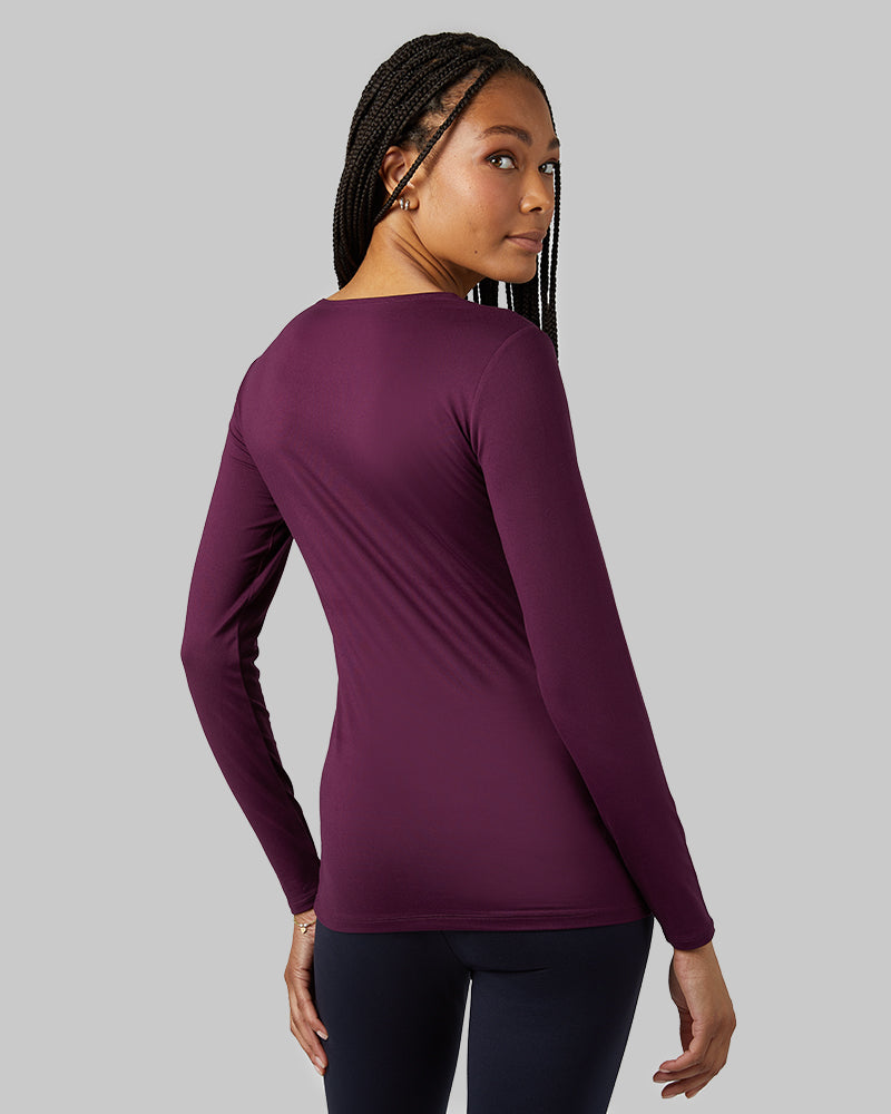 32 Degrees Winter Bloom _ Women's Lightweight Baselayer scoop Top {model: Dido is 5'9"and size 4 wearing size S}{bottom}{right} {bottom}{right}