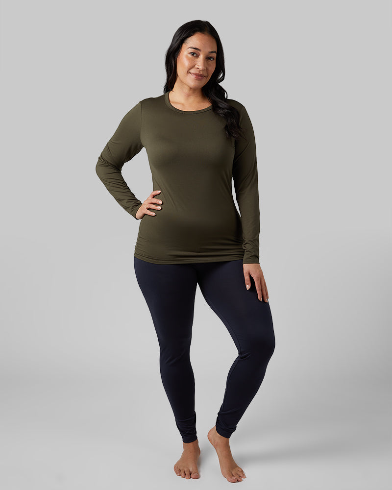 32 Degrees Forest Night _ Women's Lightweight Baselayer Crew Top {model: Amanda is 5'8"and size 14 wearing size L}{bottom}{right} {bottom}{right}