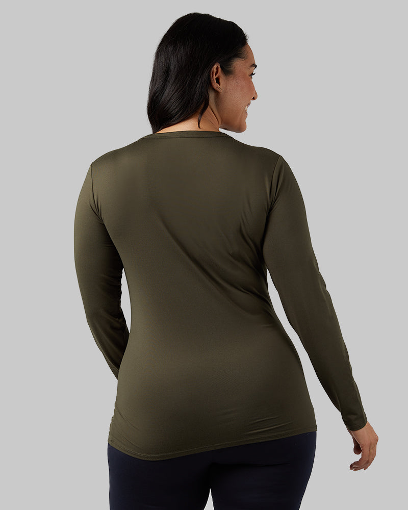 32 Degrees Forest Night _ Women's Lightweight Baselayer Crew Top {model: Amanda is 5'8"and size 14 wearing size L}{bottom}{right} {bottom}{right}