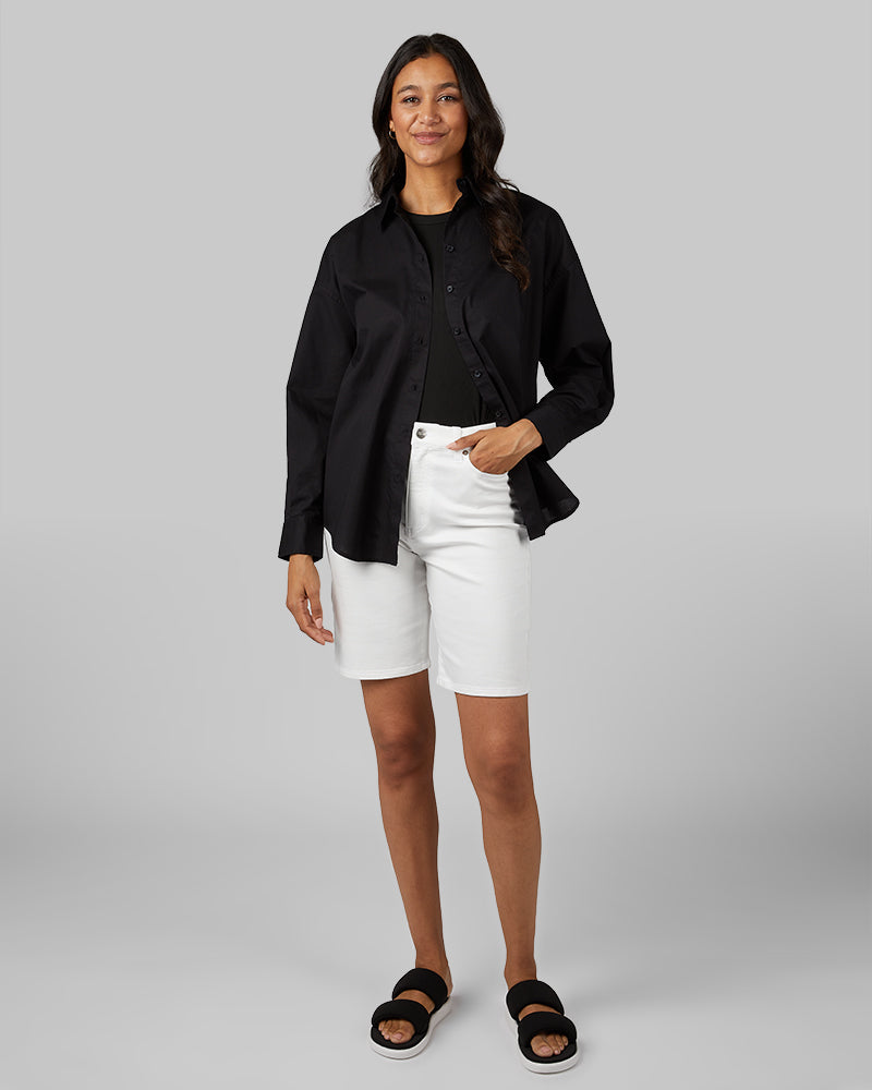 32 Degrees Black _ Women's Oversized Cotton Long sleeve Button-Up {model: Jess is 5'11"and size 4 wearing size S}{bottom}{right} {bottom}{right}