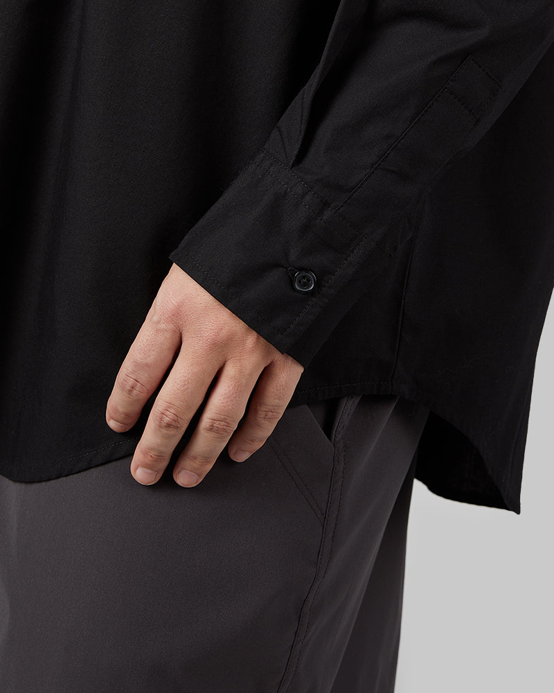 32 Degrees Black _ Women's Oversized Cotton Long sleeve Button-Up {model: Drew is 5'9"and size 12 wearing size L}{bottom}{right} {bottom}{right}