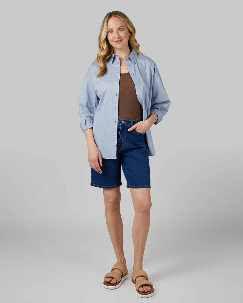 32 Degrees Brunnera Blue _ Women's Oversized Cotton Long sleeve Button-Up {model: Rachel is 5'9"and size 4 wearing size S}{bottom}{right} {bottom}{right}