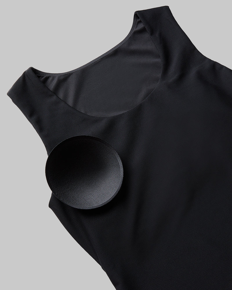 32 Degrees Black _ Women's Active Rib Bra Tank {model: Debora is 5'9"and size 4 wearing size S}{bottom}{right} {bottom}{right}