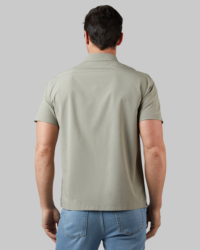 32 Degrees Seagrass _ Men's Casual short sleeve Dress shirt {model: Andrew is 6'2", wearing size M}{bottom}{right} {bottom}{right}