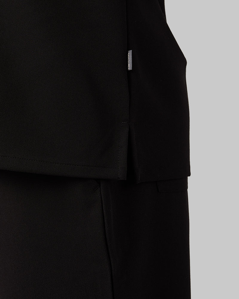 32 Degrees Black _ Womens 1-Pocket V-Neck scrub Top {model: Arantza is 5'9"and size 2 wearing size XS}{bottom}{right} {bottom}{right}
