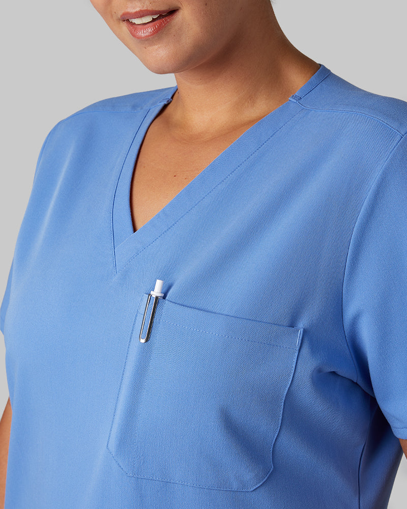 32 Degrees Blue Sky _ Womens 1-Pocket V-Neck scrub Top {model: Hannah is 5'10and size 14 wearing size L}{bottom}{right} {bottom}{right}