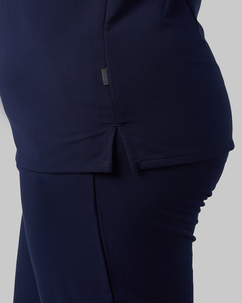 32 Degrees Navy _ Womens 1-Pocket V-Neck scrub Top {model: Hannah is 5'10and size 14 wearing size L}{bottom}{right} {bottom}{right}