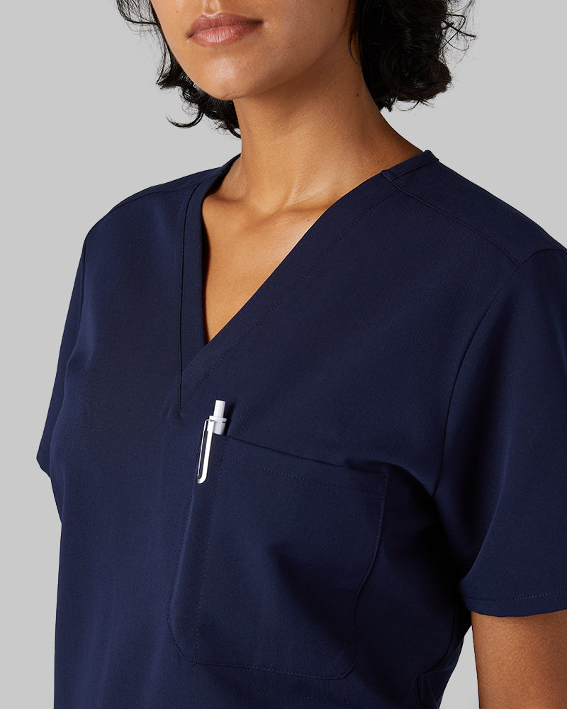 32 Degrees Navy _ Womens 1-Pocket V-Neck scrub Top {model: Arantza is 5'9"and size 2 wearing size XS}{bottom}{right} {bottom}{right}