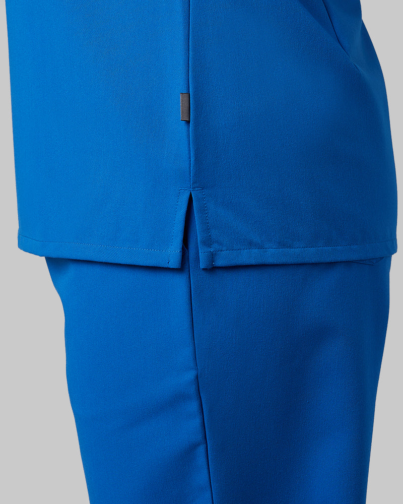 32 Degrees Royal _ Womens 1-Pocket V-Neck scrub Top {model: Francesca is 5'10and size 6 wearing size M}{bottom}{right} {bottom}{right}