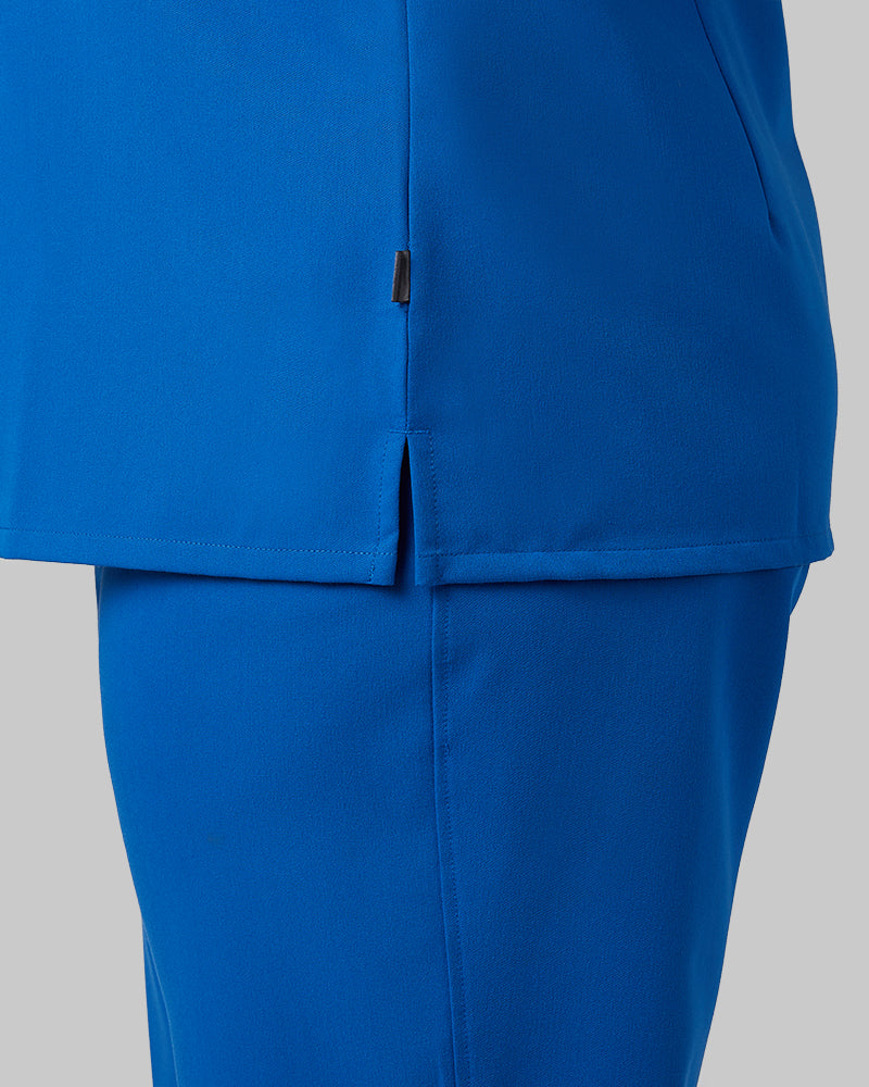 32 Degrees Royal _ Womens 1-Pocket V-Neck scrub Top {model: Madison is 5'9and size 16 wearing size XL}{bottom}{right} {bottom}{right}