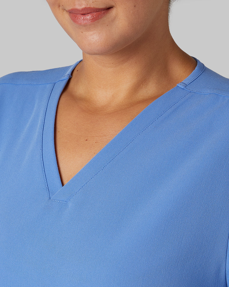 32 Degrees Blue Sky _ Women's 2-Pocket V-Neck scrub Top {model: Hannah is 5'10and size 14 wearing size L}{bottom}{right} {bottom}{right}