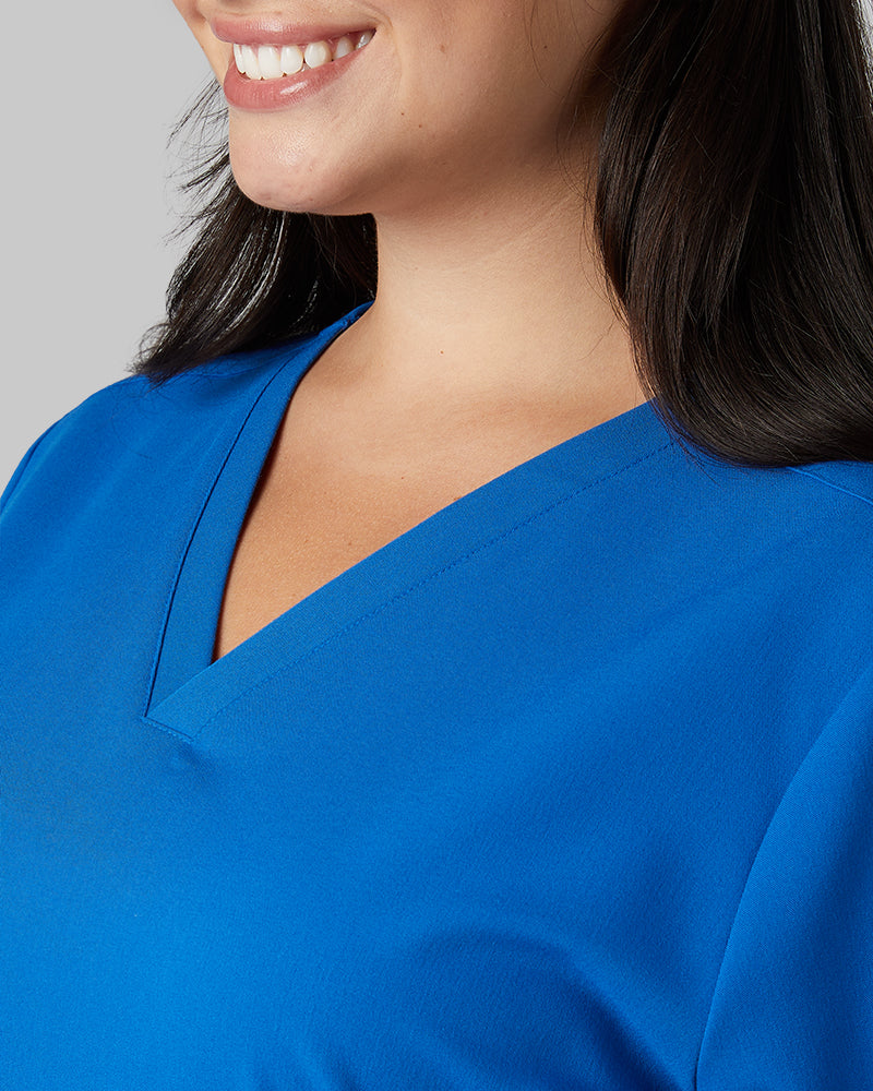 32 Degrees Royal _ Women's 2-Pocket V-Neck scrub Top {model: Francesca is 5'10and size 6 wearing size M}{bottom}{right} {bottom}{right}