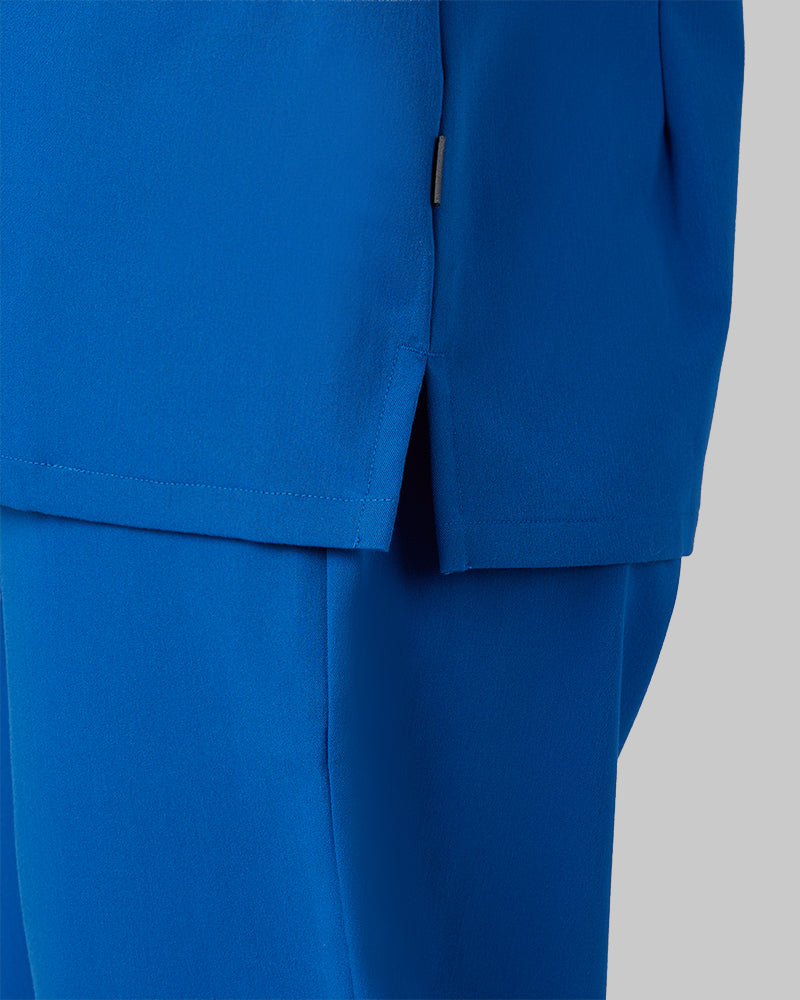 32 Degrees Royal _ Women's 2-Pocket V-Neck scrub Top {model: Colby is 5'9"and size 4 wearing size S}{bottom}{right} {bottom}{right}