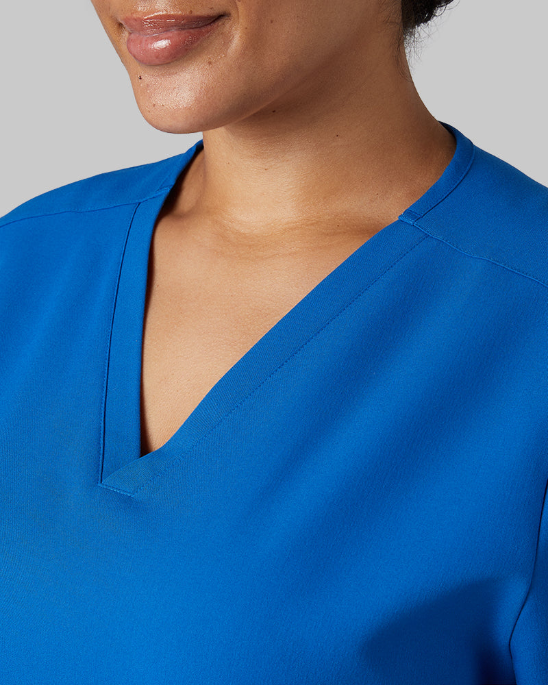 32 Degrees Royal _ Women's 2-Pocket V-Neck scrub Top {model: Madison is 5'9and size 16 wearing size XL}{bottom}{right} {bottom}{right}