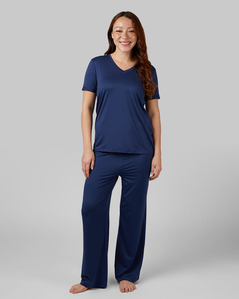 32 Degrees Inky Indigo _ Women's Cool Relaxed Sleep T-Shirt {model: Evonique is 5'10 and size 6, wearing size S}{bottom}{right} {bottom}{right}